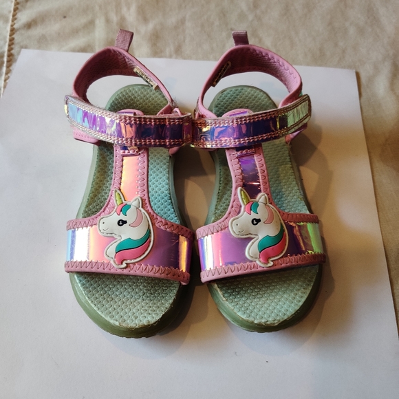Girls Pink Iridescent sandals with Unicorn detail - Picture 2 of 6